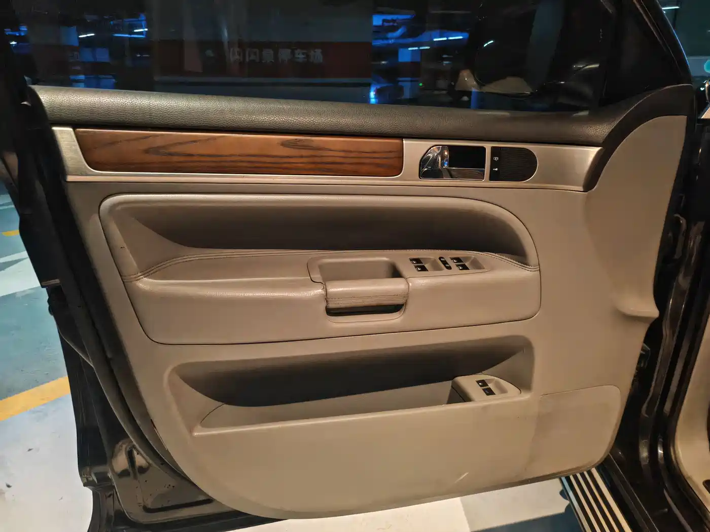Volkswagen Touareg 2007 4.2L Premium фото 9