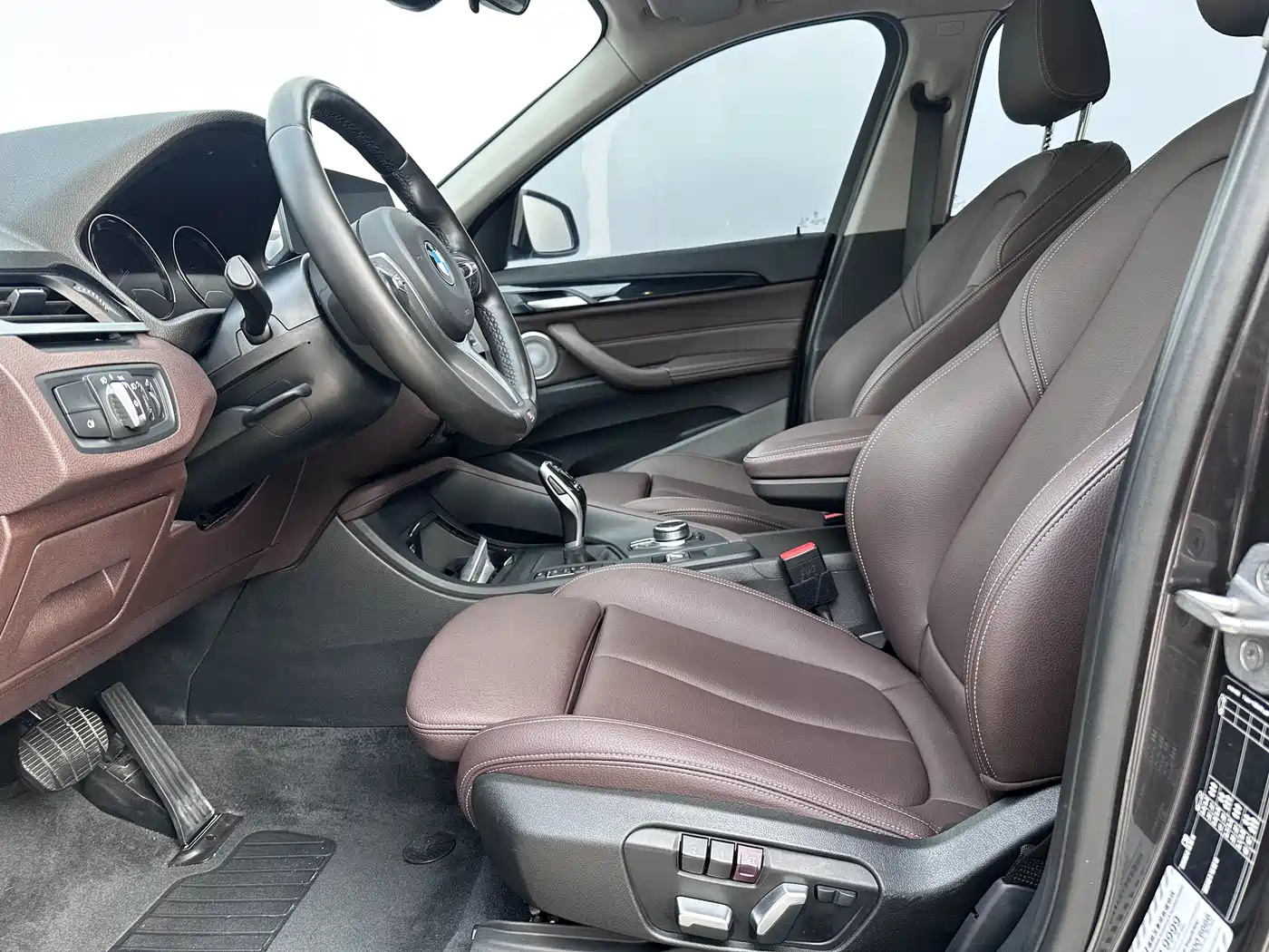 BMW X1 2022 sDrive25Li Leading фото 6