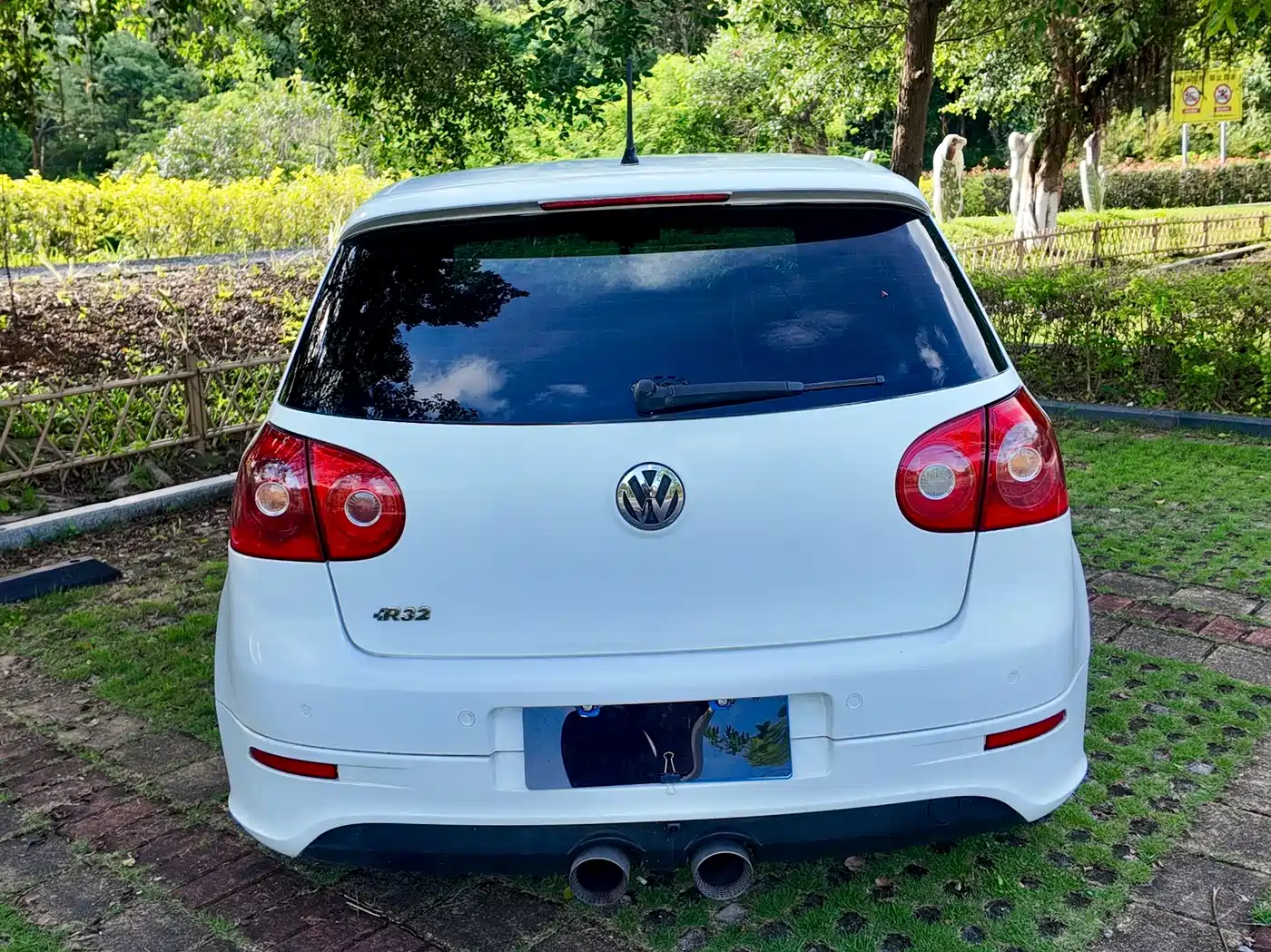 Volkswagen Golf (Import) 2006 GTI 2.0T 3-Door фото 18