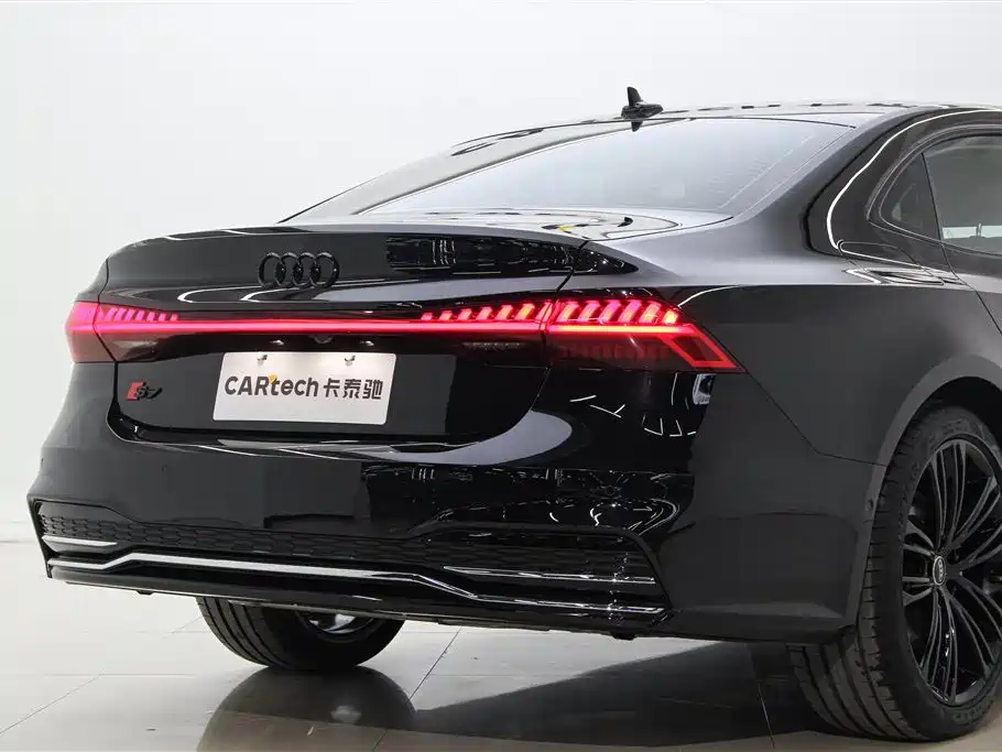 Audi A7L 2024 45 TFSI quattro Premium Luxury фото 9
