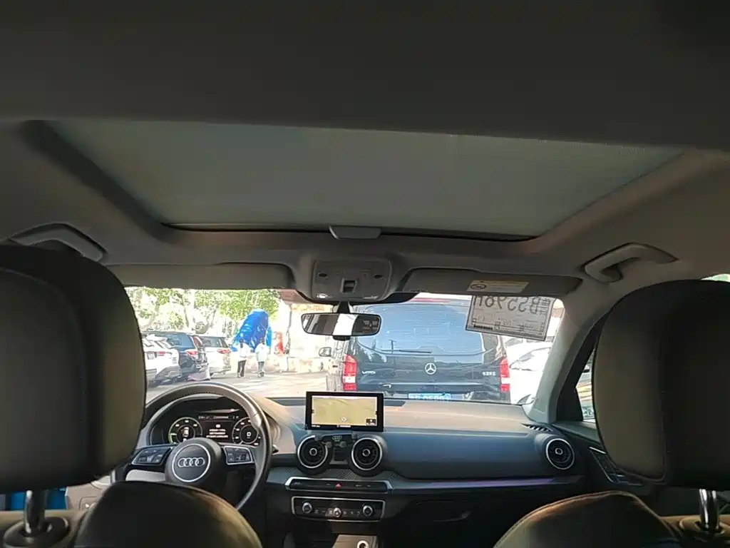 AUDI Q2L E-TRON