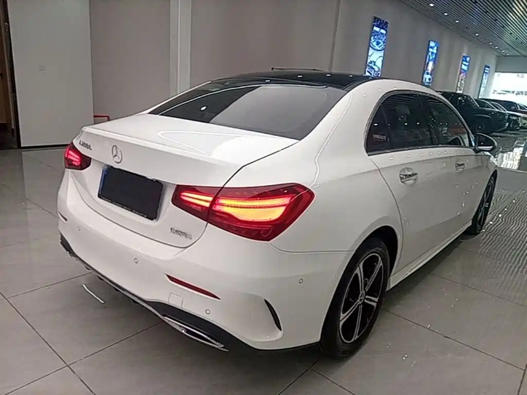 Mercedes-Benz A-Class 2023 A 200 L Fashion фото 7