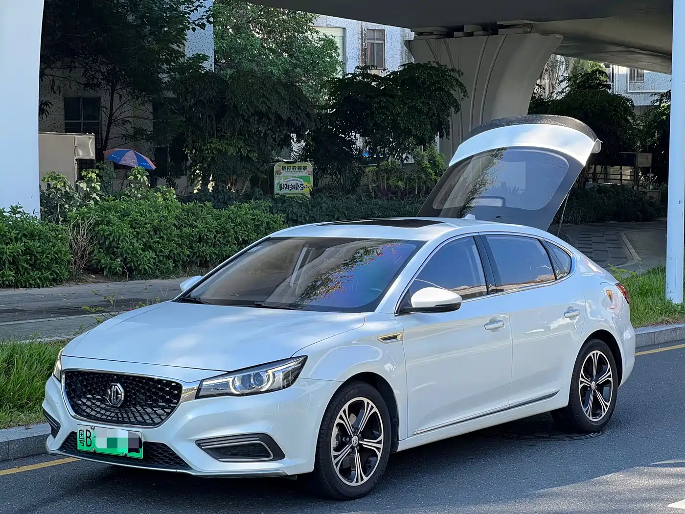 MG 6 New Energy 2018 2018 45T E-DRIVE Intelligent Hybrid Premium Internet Edition