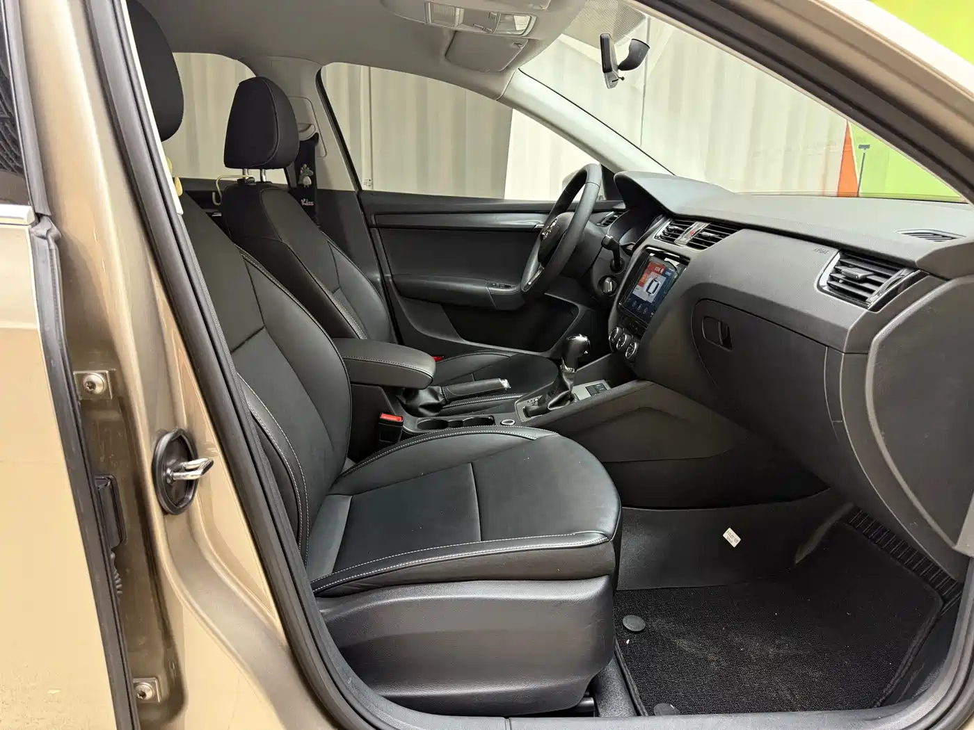 Škoda Octavia 2021 1.5L Automatic Comfort фото 7
