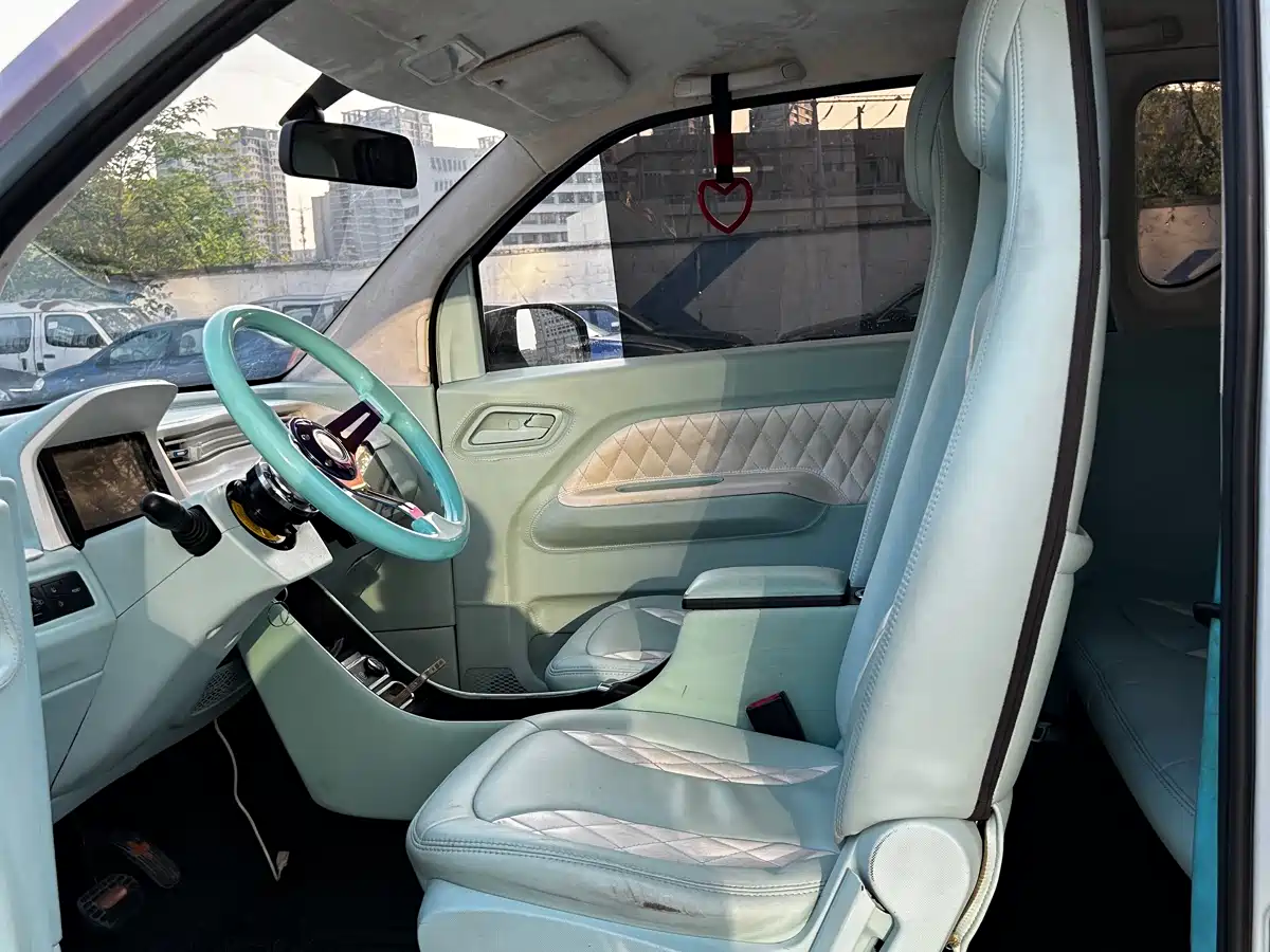 WULING AUTOMOBILE HONGGUANG MINIEV