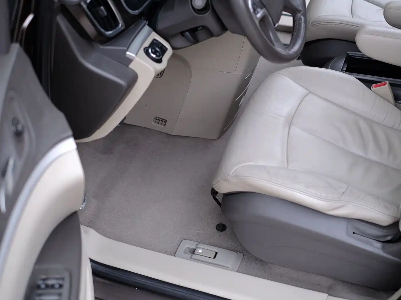 Buick GL8 2013 2.4L LT Luxury Business Executive Edition фото 23