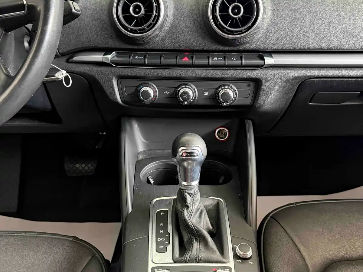 Audi A3 2016 Limousine 35 TFSI Progressive фото 6