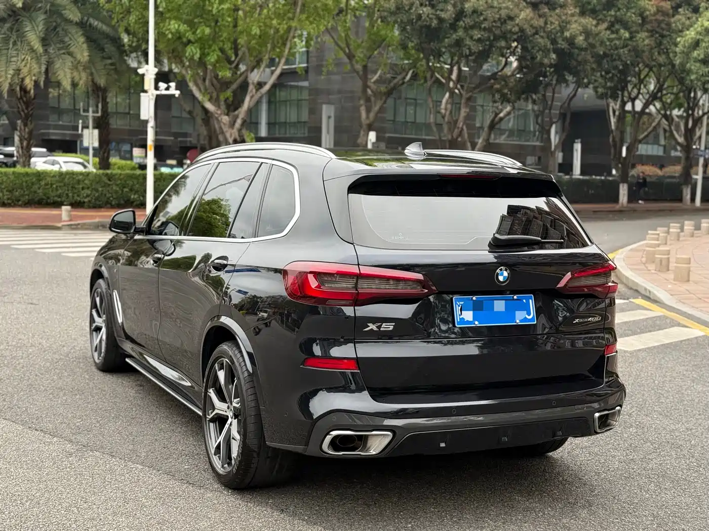 BMW X5 2023 xDrive 40Li M Sport Package фото 9