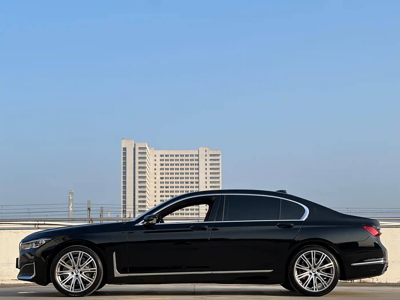 BMW 7 SERIES