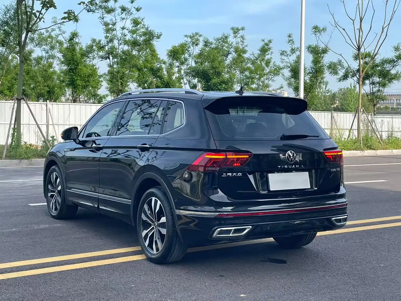 Volkswagen Tiguan L 2022 330TSI Auto 2WD R-Line Premium Edition фото 9