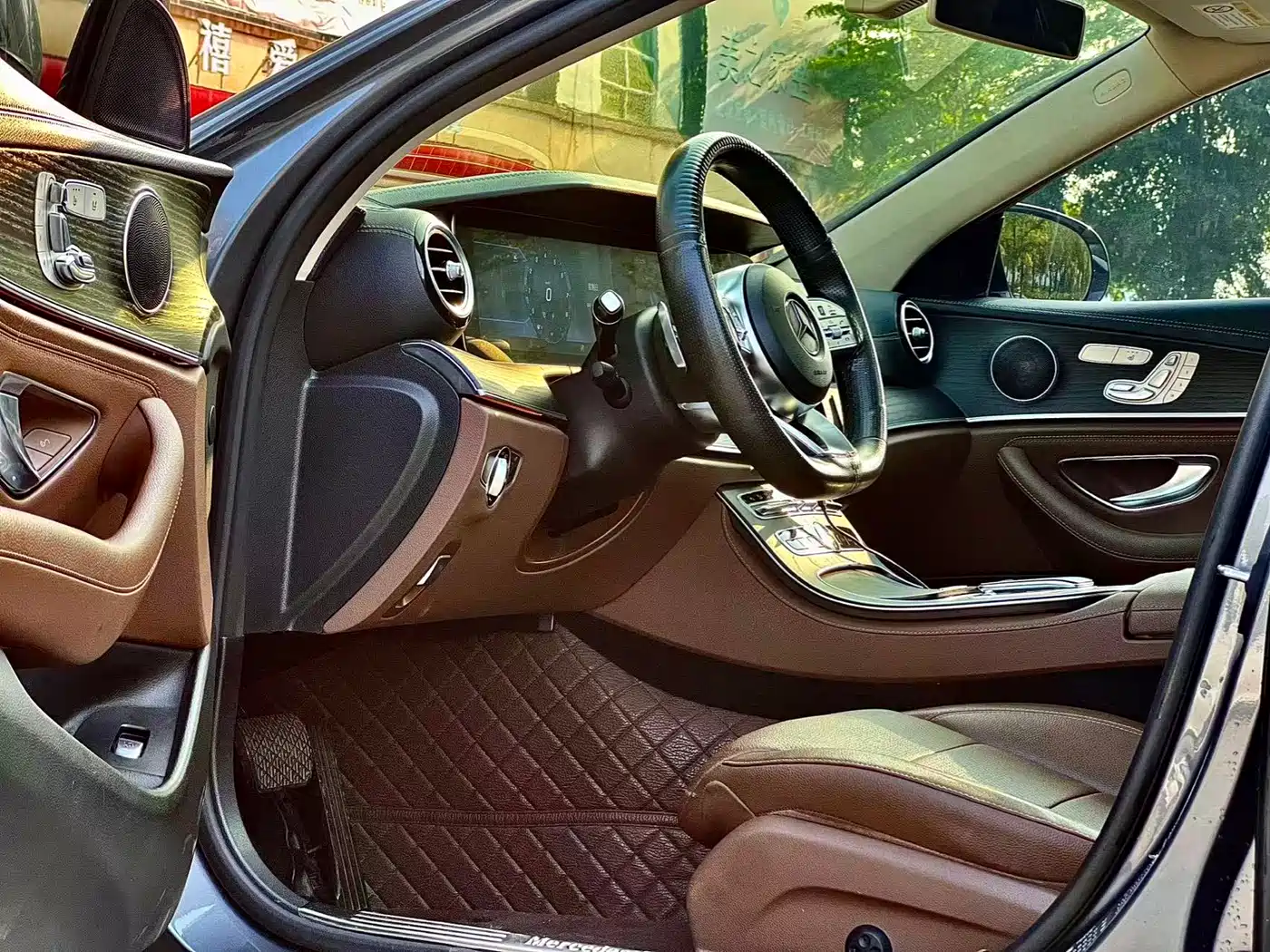 Mercedes-Benz E-Class 2020 E 300 L Sport Fashion Model фото 4