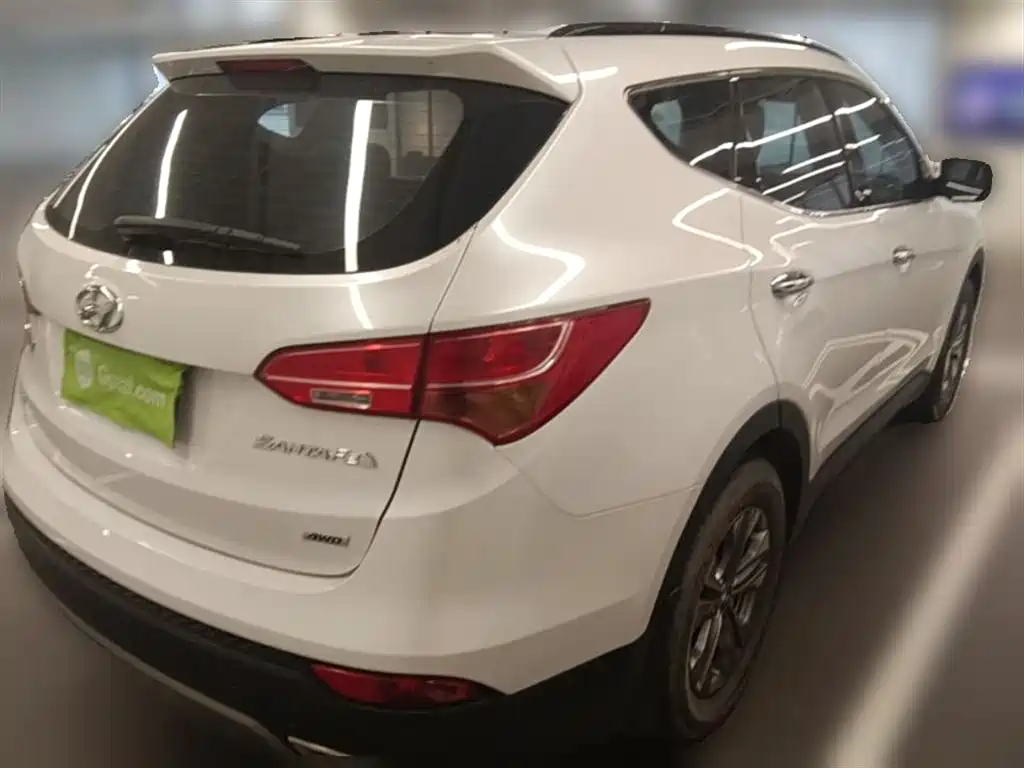 Hyundai Santa Fe 2015 2.4L Automatic 4WD Smart 5-seater фото 12