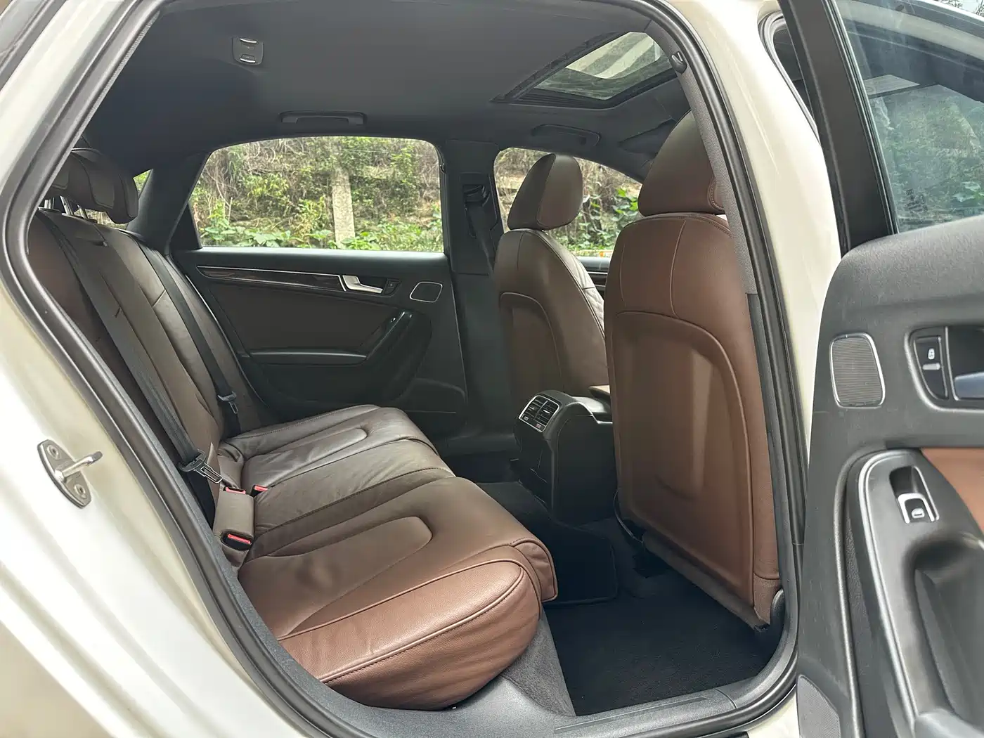 Audi A4L 2016 35 TFSI Collector's Edition S line Comfort фото 10