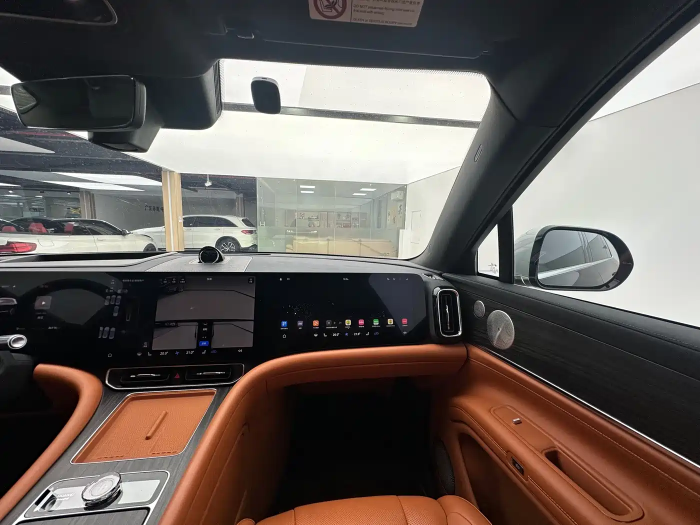 AITO Wenjie AITO M9 2024 Range Extender Max Edition 42kWh 6-seater фото 25