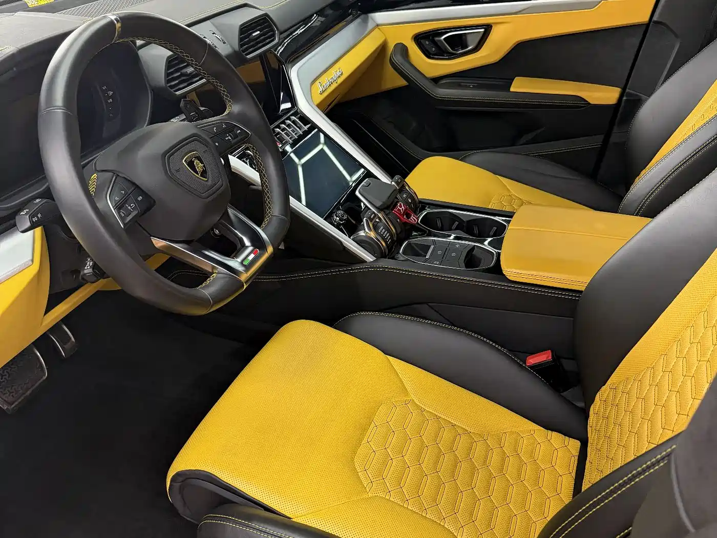 Lamborghini Urus 2021 4.0T V8 фото 9