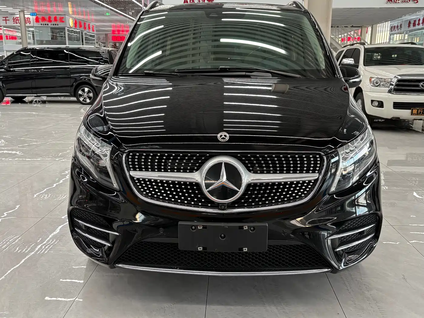 Mercedes-Benz V-Class 2021 V 260 L Long Wheelbase Luxury Edition фото 2
