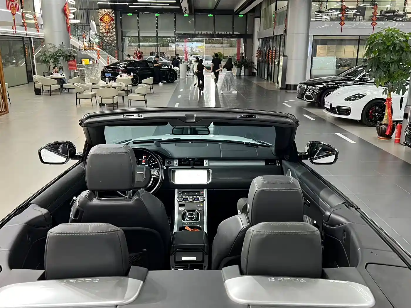 Land Rover Range Rover Evoque (Import) 2017 2.0T Convertible фото 5