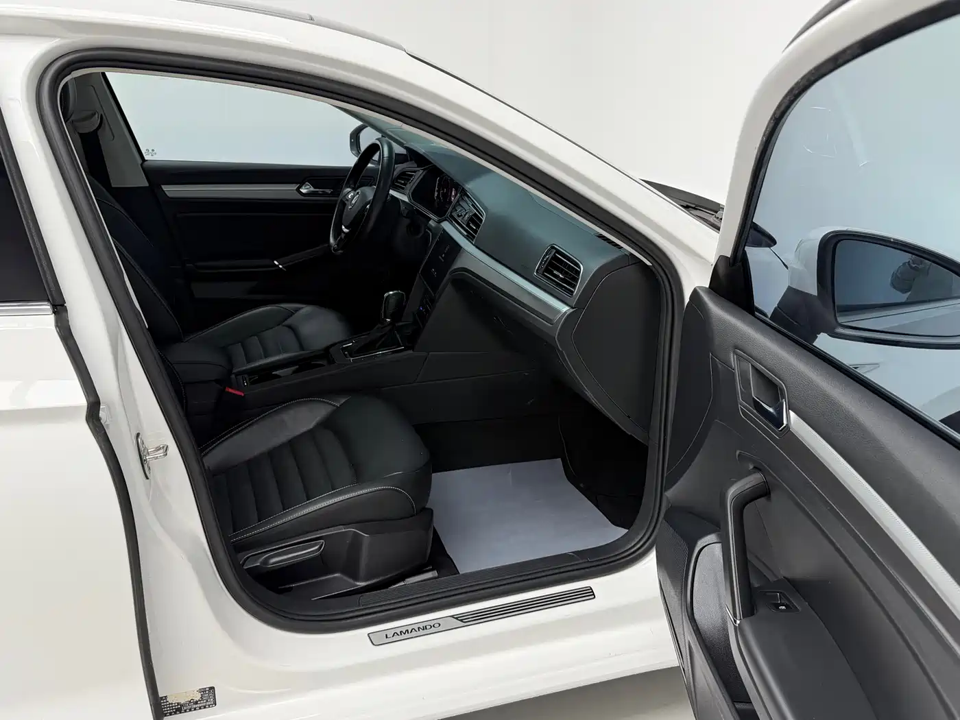 Volkswagen Lamando 2021 280TSI DSG Comfort Edition фото 17