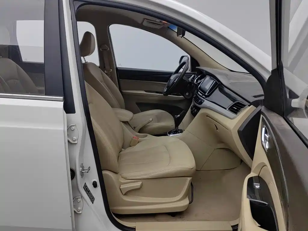 Baojun 730 2018 2016 1.8L iAMT Comfort 7-seater