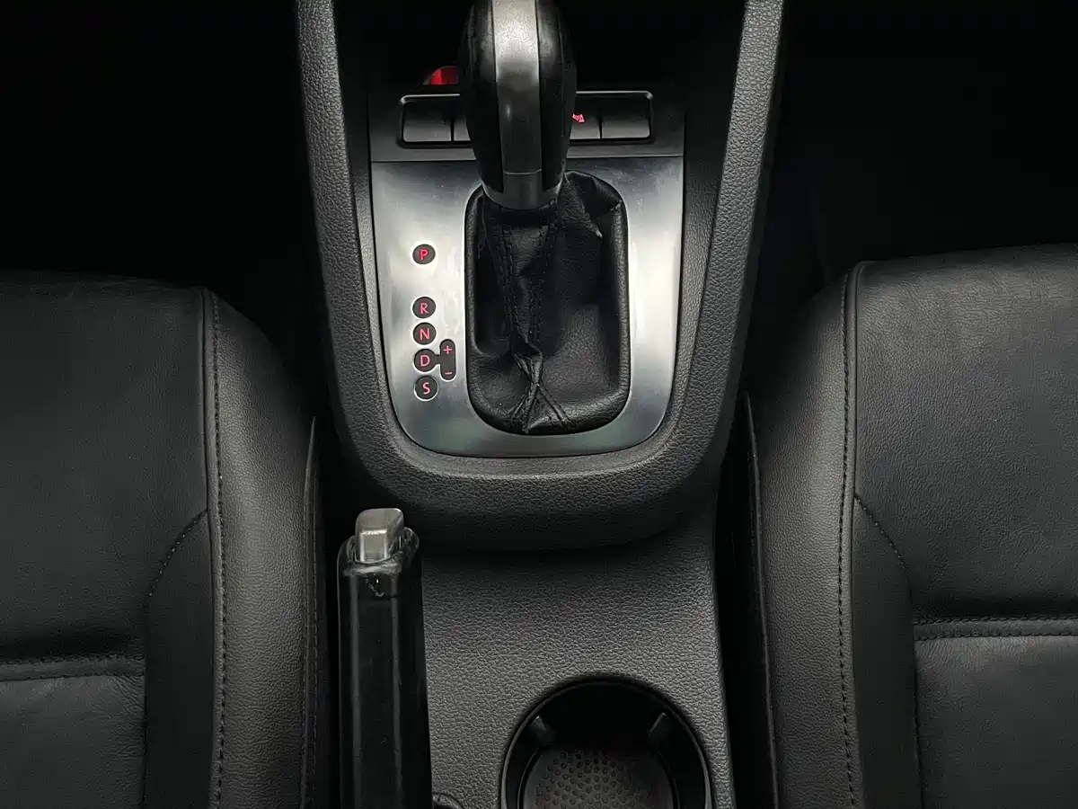 Volkswagen Sagitar 2014 1.4TSI Automatic Luxury фото 9