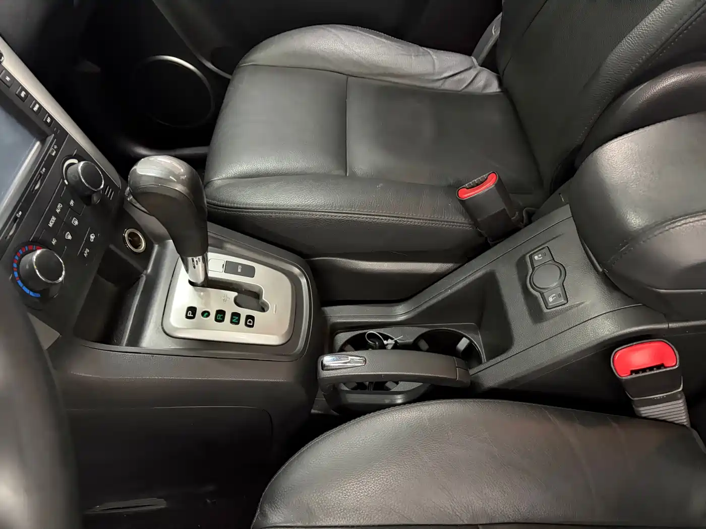 Chevrolet Captiva (Import) 2010 3.2 AT 7-Seater Flagship фото 13
