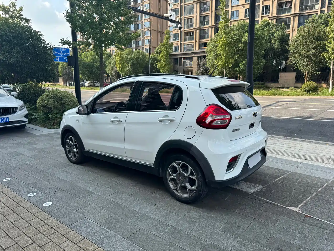 Geely Yuanjing X1 2018 2017 1.3L Auto Fun Edition