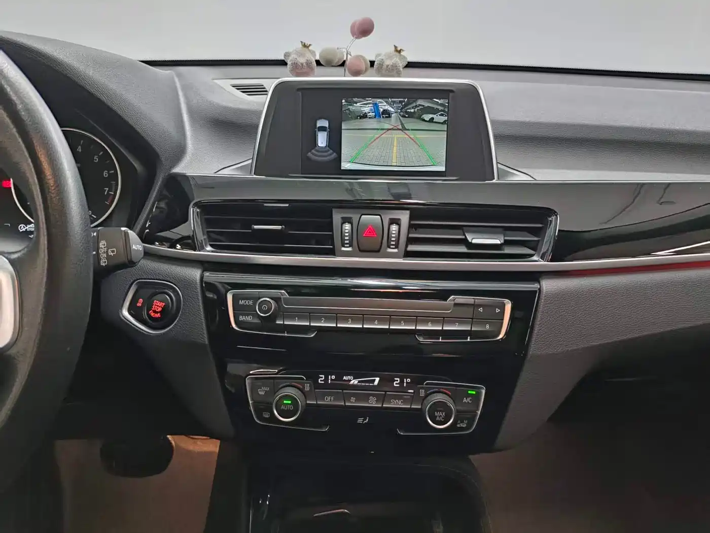 BMW X1 2018 sDrive18Li Premium Model фото 11