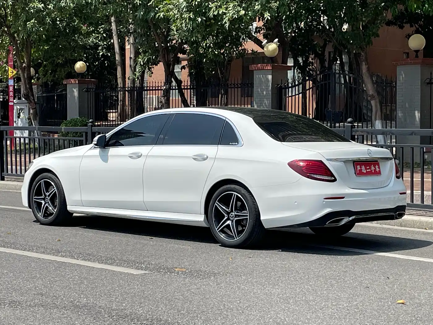 Mercedes-Benz E-Class 2020 Facelift E 300 L Sport Exclusive фото 3