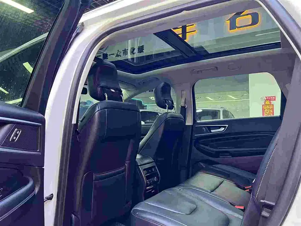 Фото 6 - Ford Edge