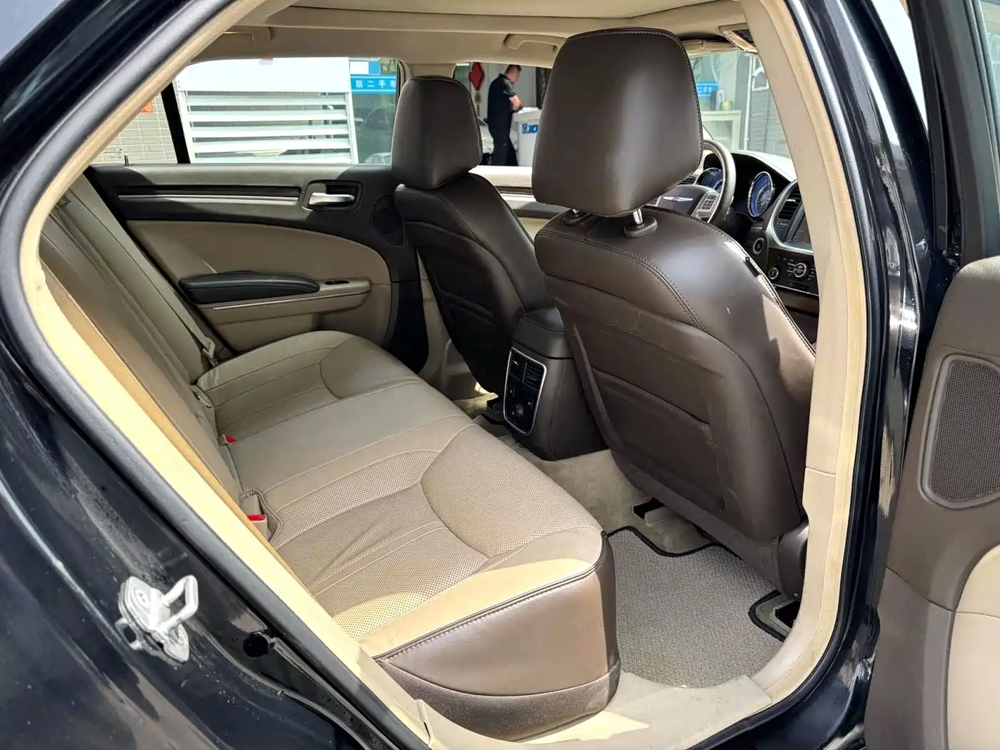 Chrysler 300C (Import) 2014 2012 3.6L Luxury Edition