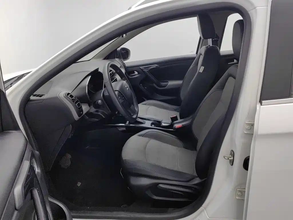 Фото 10 - Citroën C3-XR