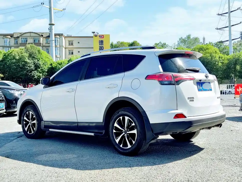 Photo 6 - Toyota RAV4 Rongfang