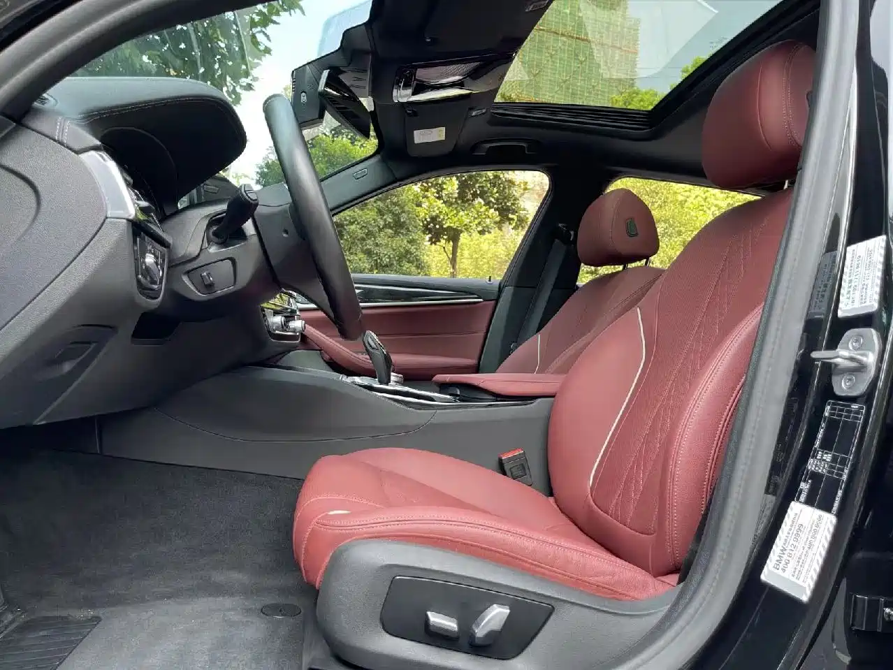BMW 5 Series 2022 525Li M Sport Package фото 3