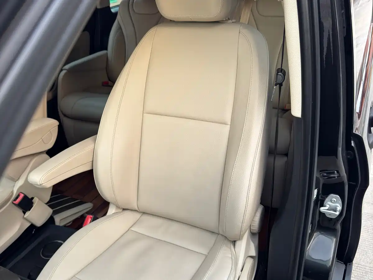 Mercedes-Benz Vito 2018 2.0T Business China V фото 31