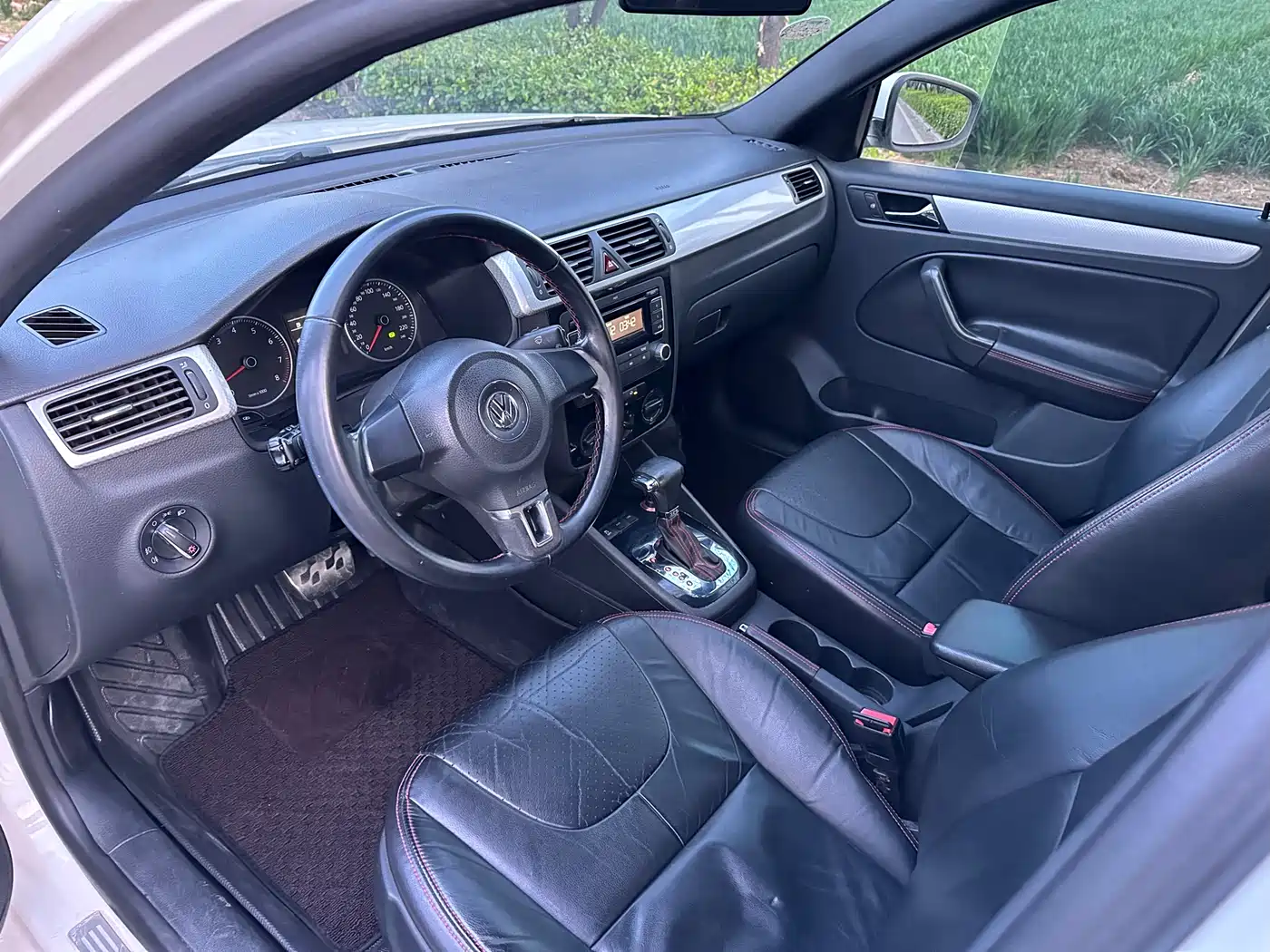 Volkswagen Bora 2011 1.4T AT Sportline фото 9