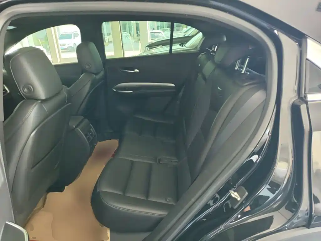 Cadillac XT4 2022 2022 28T FWD Luxury