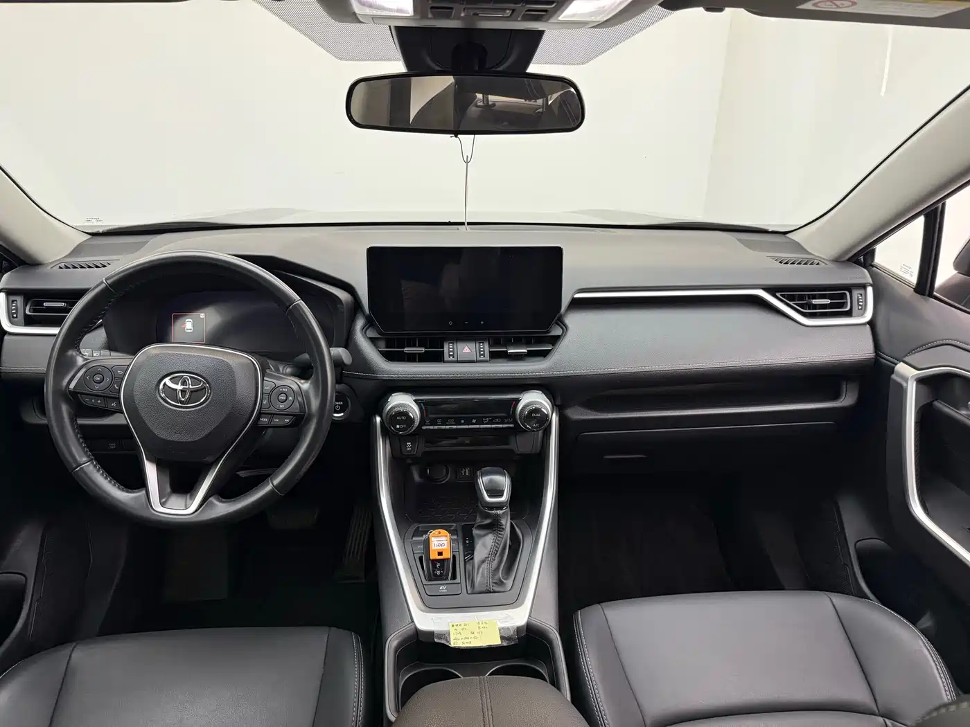 Toyota Wildlander 2023 Hybrid 2.5L E-CVT FWD Urban Edition фото 11