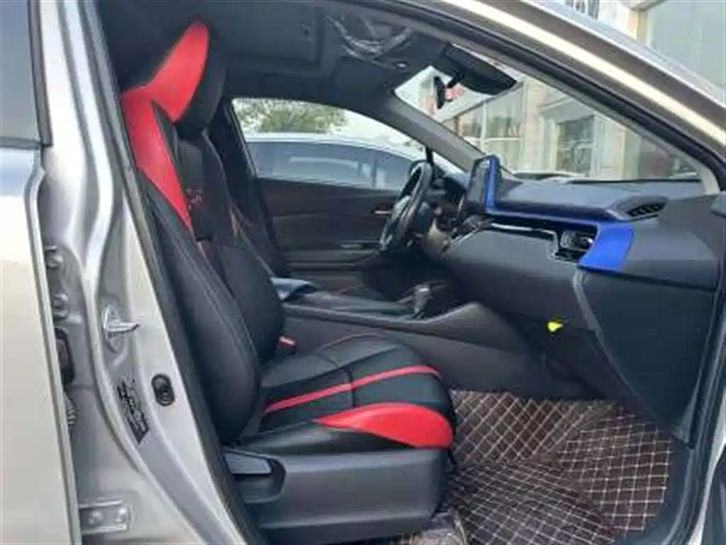 Toyota C-HR 2021 2.0L Comfort Edition фото 10