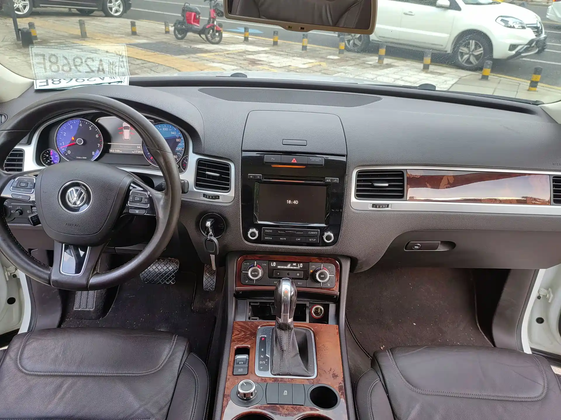 Фото 12 - Volkswagen Touareg