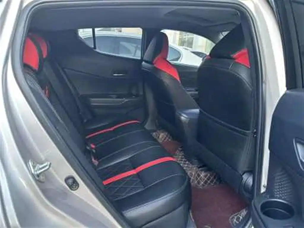 Toyota C-HR 2021 2.0L Comfort Edition фото 9