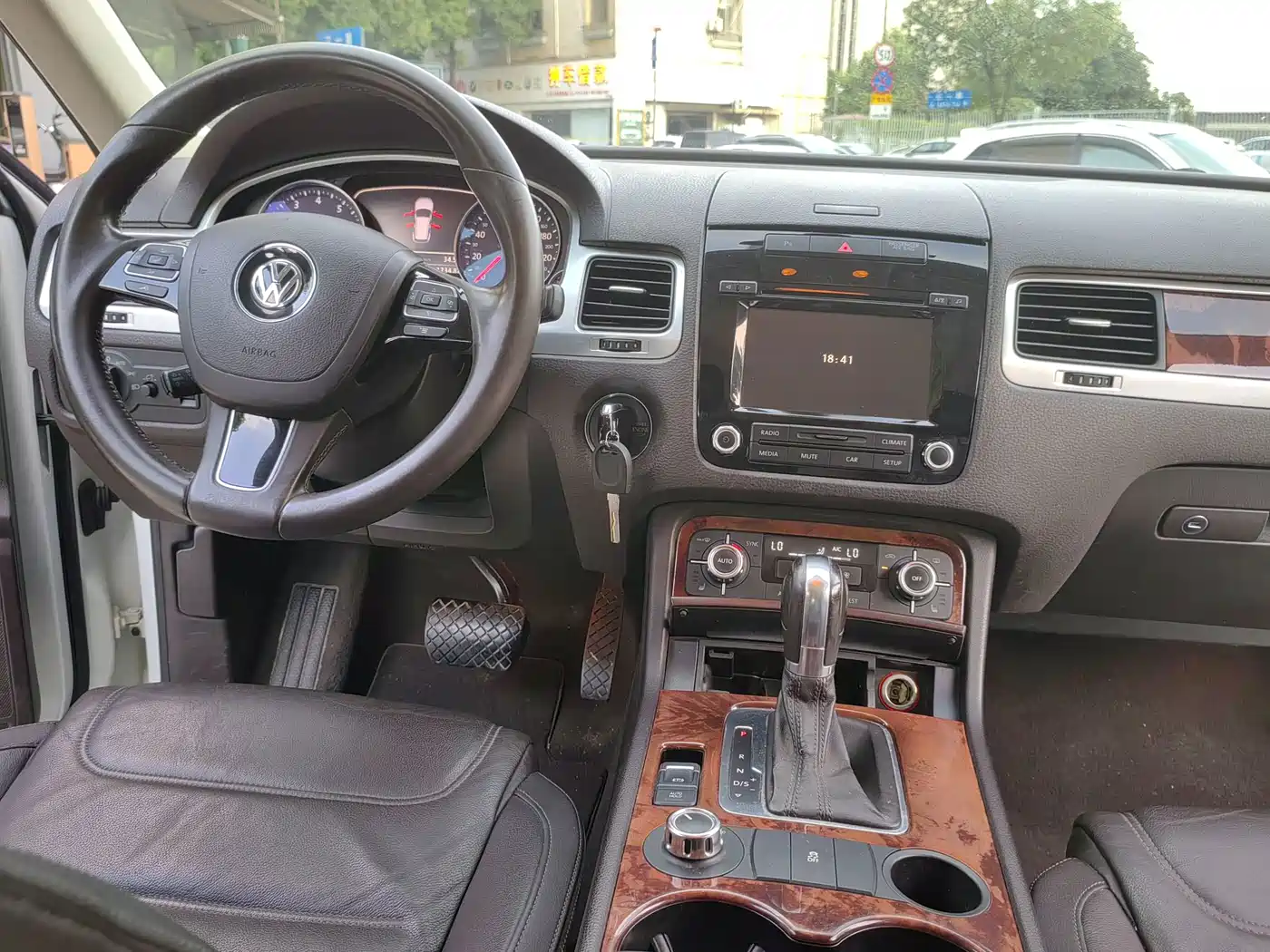 Volkswagen Touareg 2014 2011 3.0TSI Standard
