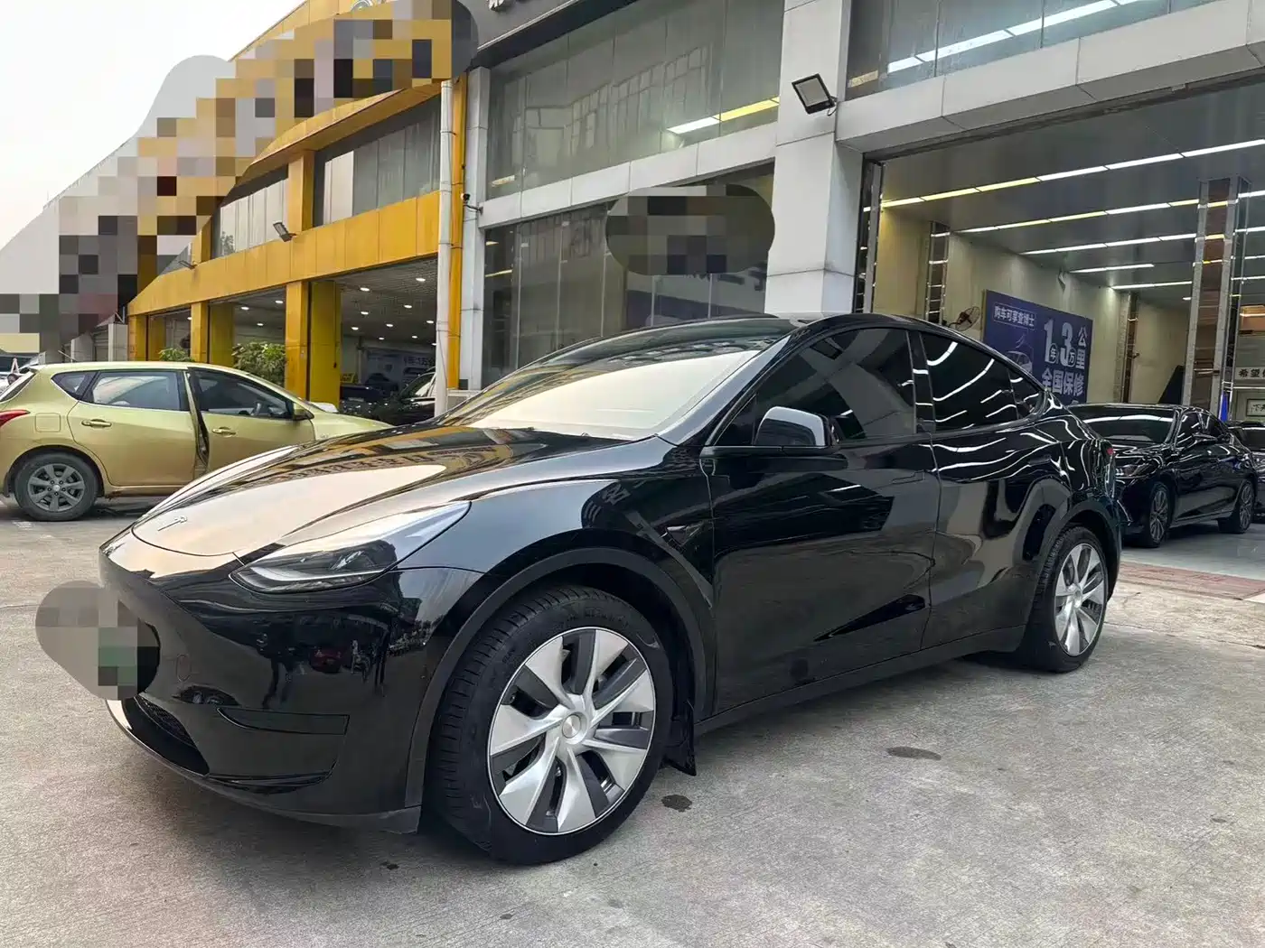 TESLA MODEL Y