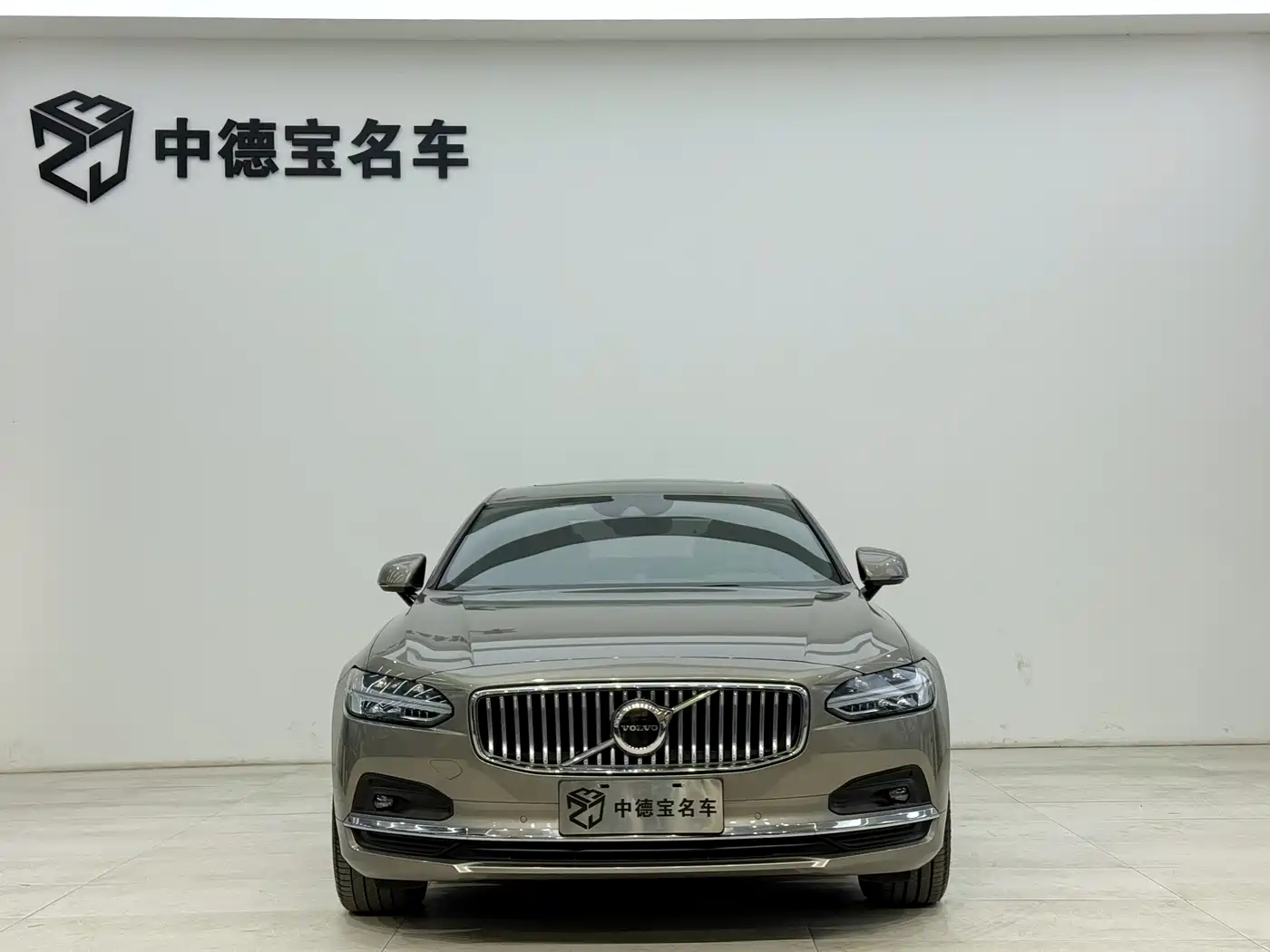VOLVO S90