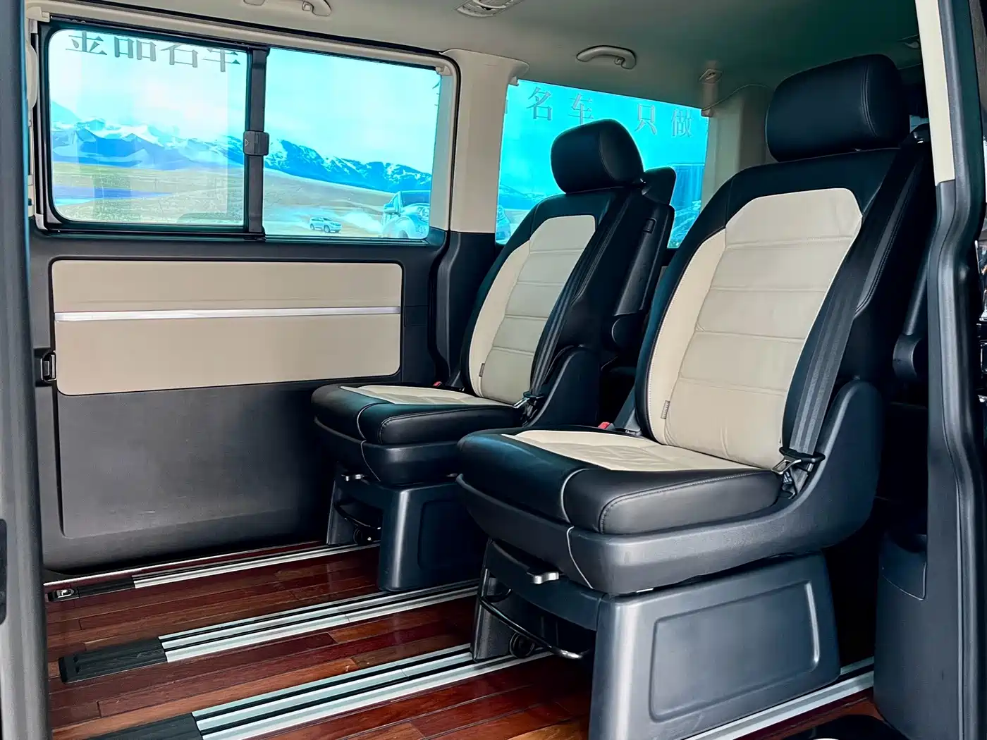 Volkswagen Multivan 2017 2016 2.0TSI AWD Premium 6-Seater