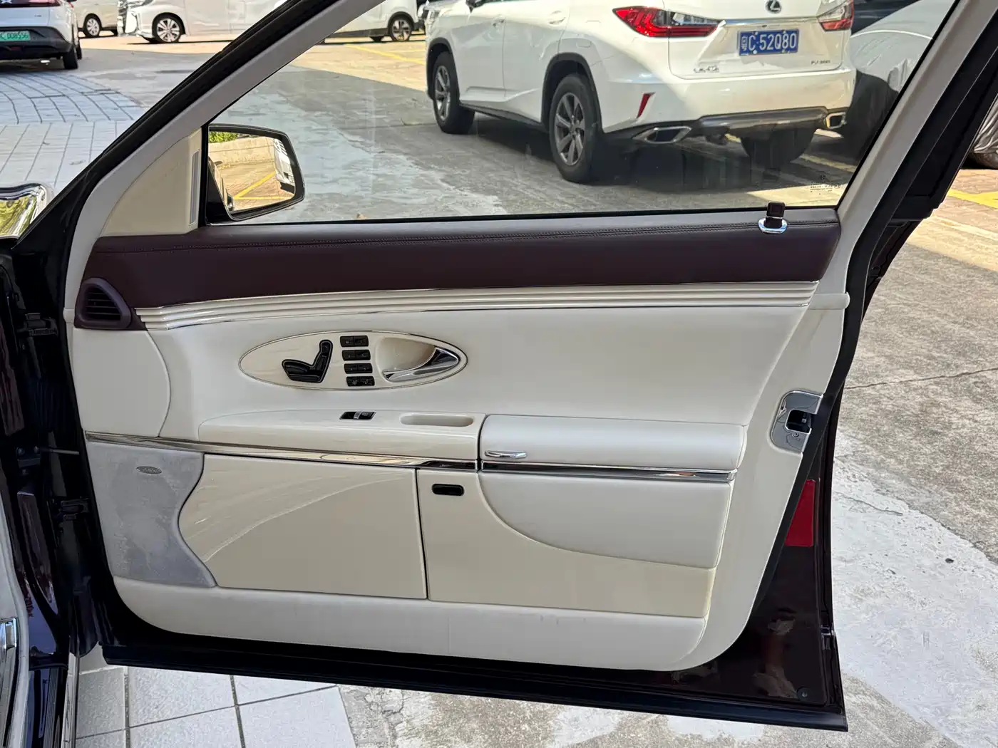 Maybach Maybach 2012 2007 Model 6.0T 62 S