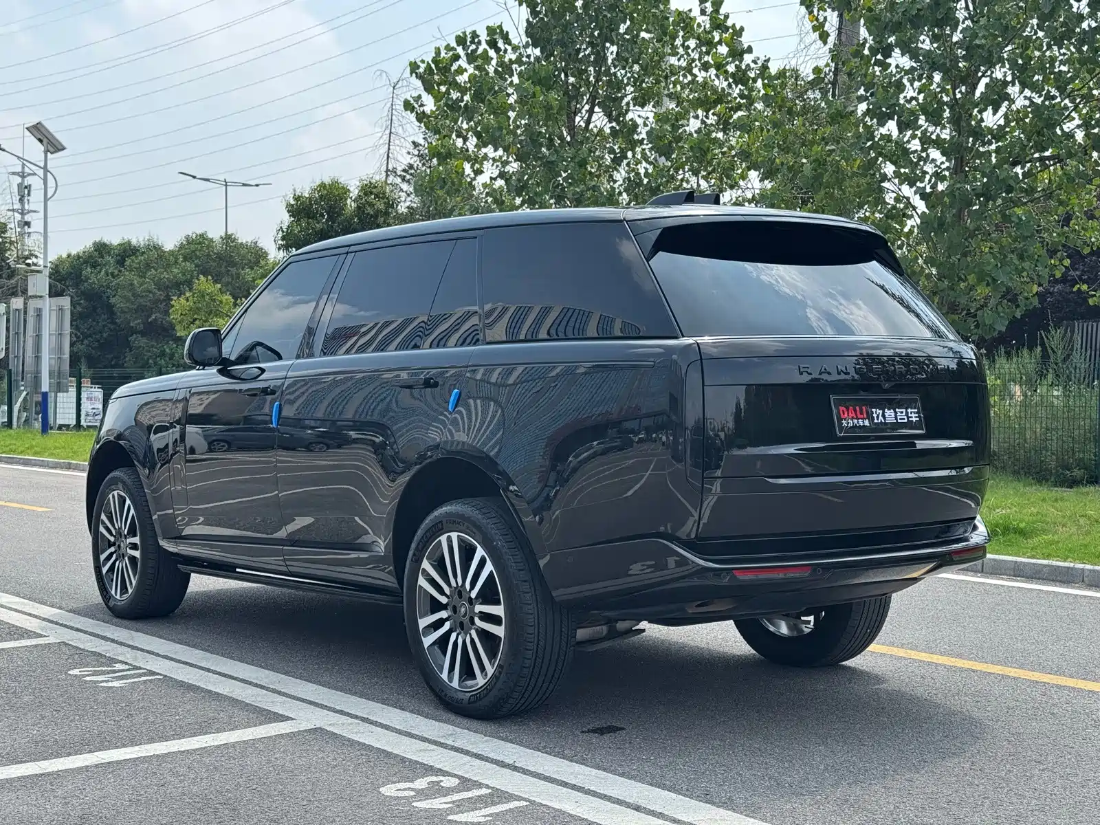 Photo 6 - Land Rover Range Rover