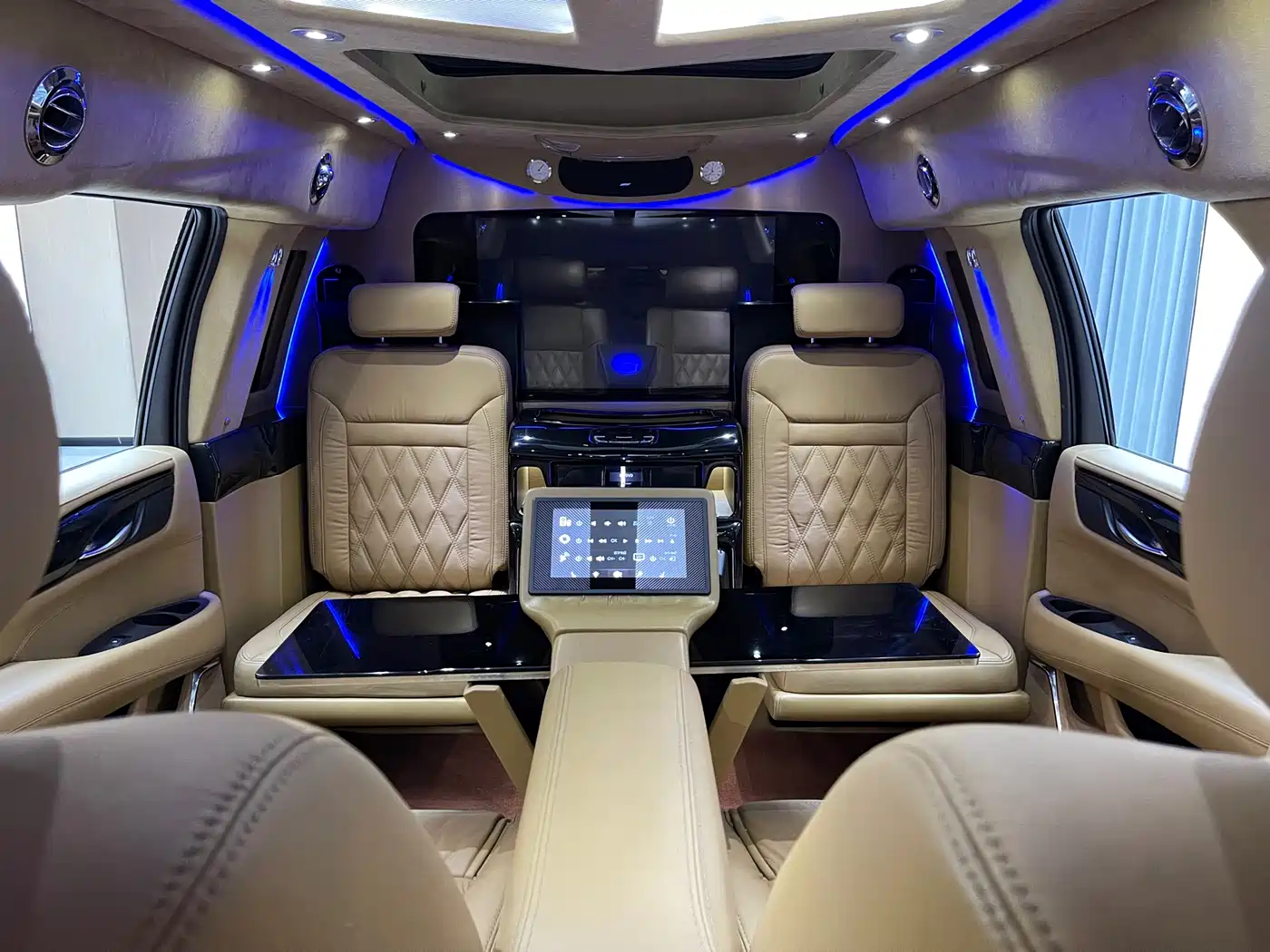 Cadillac Escalade 2017 6.2L ESV Platinum Extended фото 9