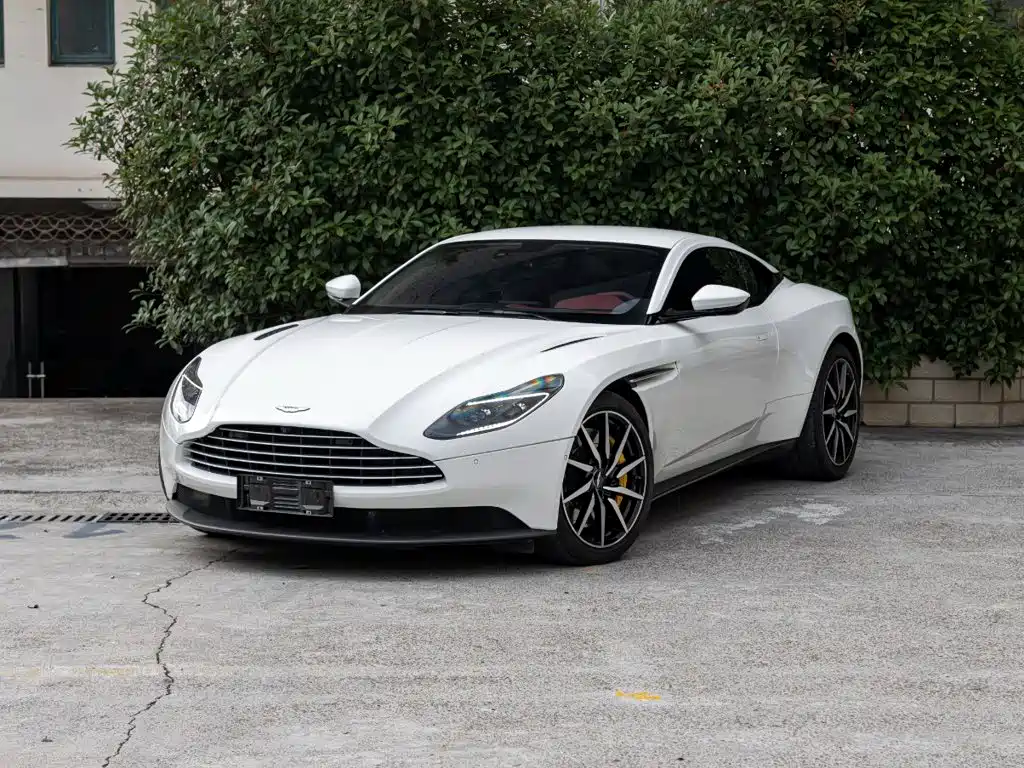 Aston Martin DB11 2022 2022 4.0T V8 Coupe