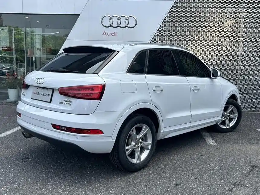 Фото 4 - Audi Q3