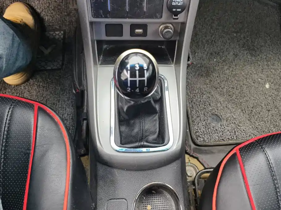 Geely Classic Emgrand 2015 2013 Hatchback 1.5L Manual Progressive